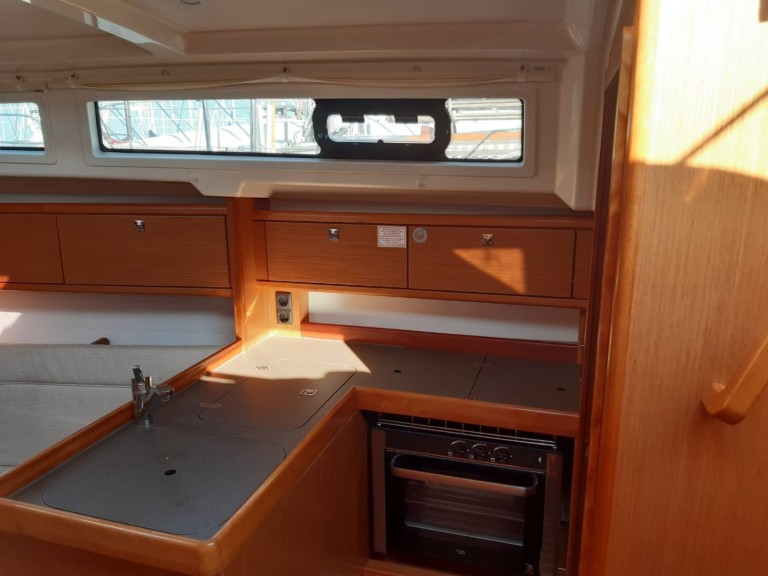 Louez un Bavaria Cruiser 34 à Puntone