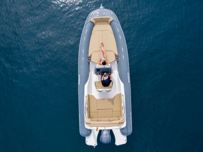 Louer Semi-rigide avec ou sans skipper Salpa à Roses