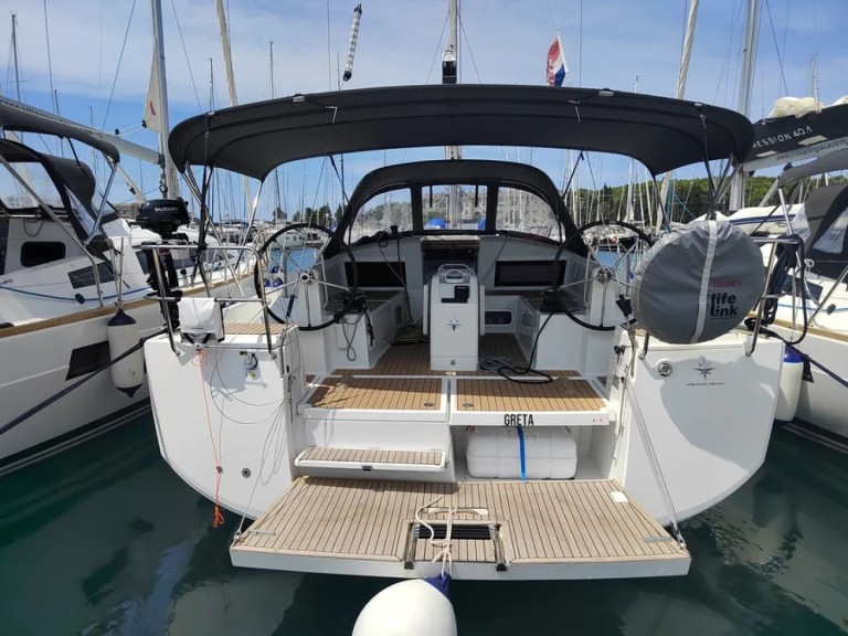 Location bateau Jeanneau Sun Odyssey 440 à Pula sur Samboat