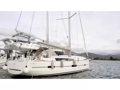 Dufour 412 Grand Large - Specs, layout & video | SamBoat