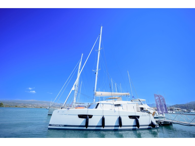 Location Catamaran à Lefkáda - Fountaine Pajot Astrea 42
