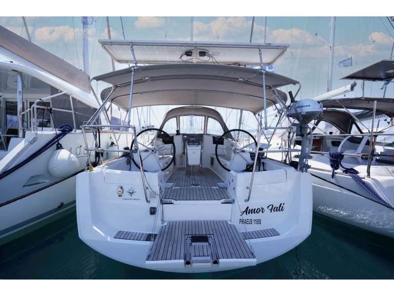 Louez un Jeanneau Jeanneau Sun Odyssey 379 à Lefkáda