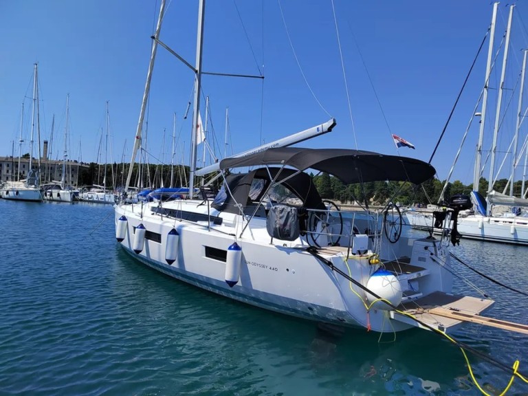 Location bateau Pula pas cher Sun Odyssey 440
