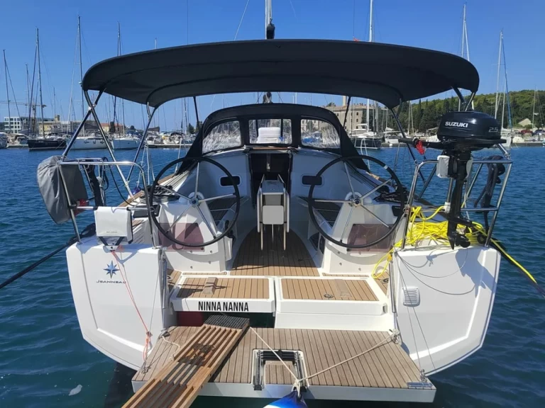 Location bateau Jeanneau Sun Odyssey 349 à Pula sur Samboat