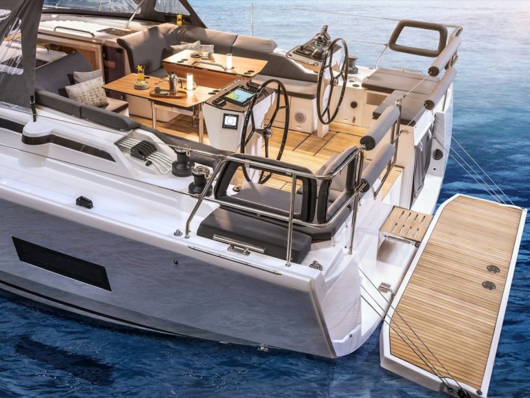 Louez un Bavaria Bavaria C46 à Pula