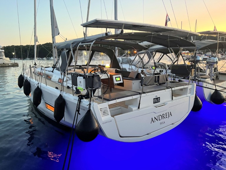 Location à Pula - Dufour Dufour 470 sur SamBoat