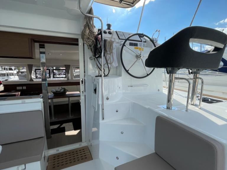 Catamaran à louer à Dème de Vólos au meilleur prix