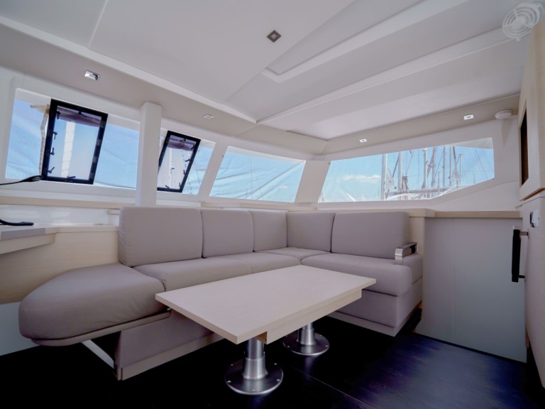 Location bateau Fountaine Pajot Astrea 42 à Lefkáda sur Samboat