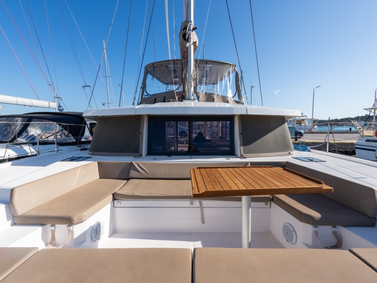 Catamaran à louer à Lefkáda au meilleur prix