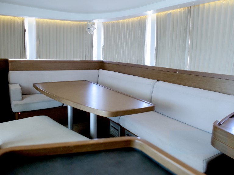 Catamaran à louer à Lefkáda au meilleur prix