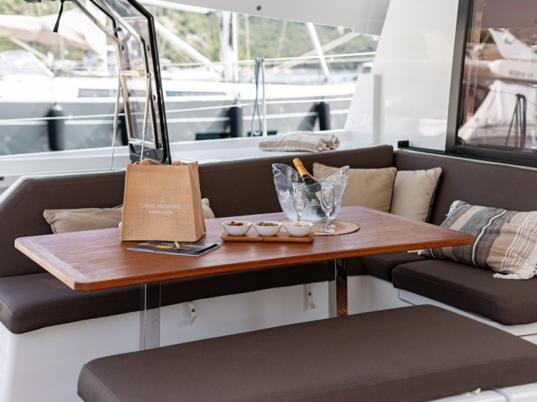 Location Catamaran Fountaine Pajot avec permis