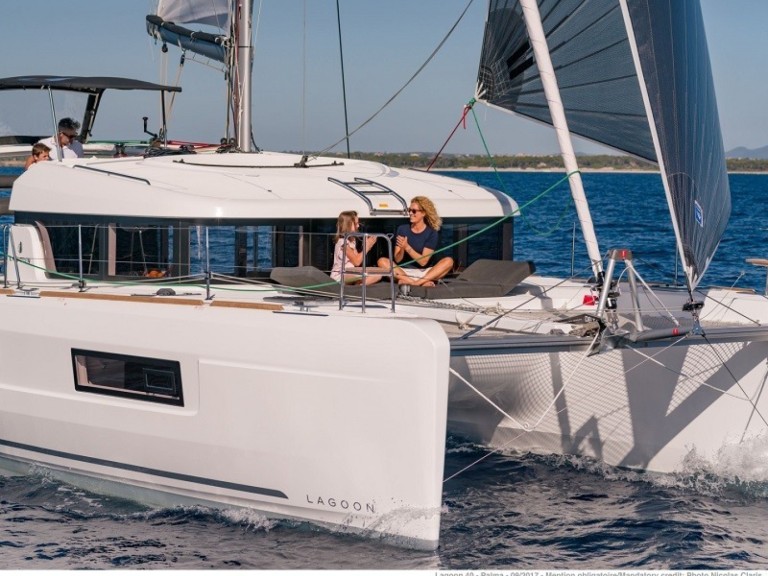 Location bateau Olbia pas cher Lagoon 40