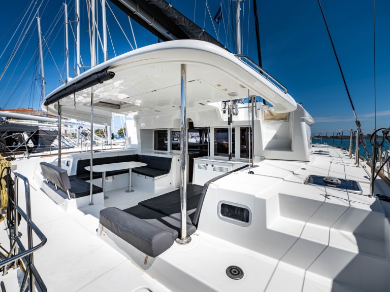 Location bateau Lagoon Lagoon 450 F à Néa Péramos sur Samboat
