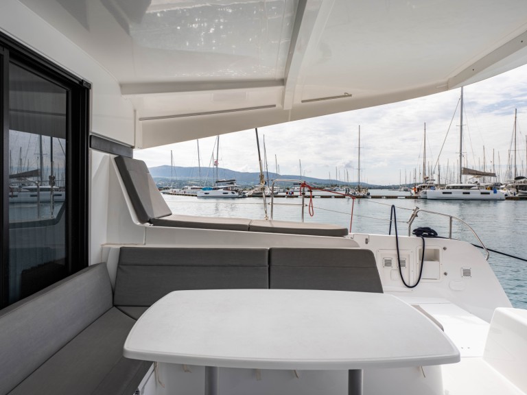 Location Catamaran à Néa Péramos - Lagoon Lagoon 42