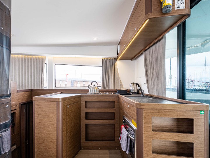 Louer Catamaran avec ou sans skipper Lagoon à Néa Péramos