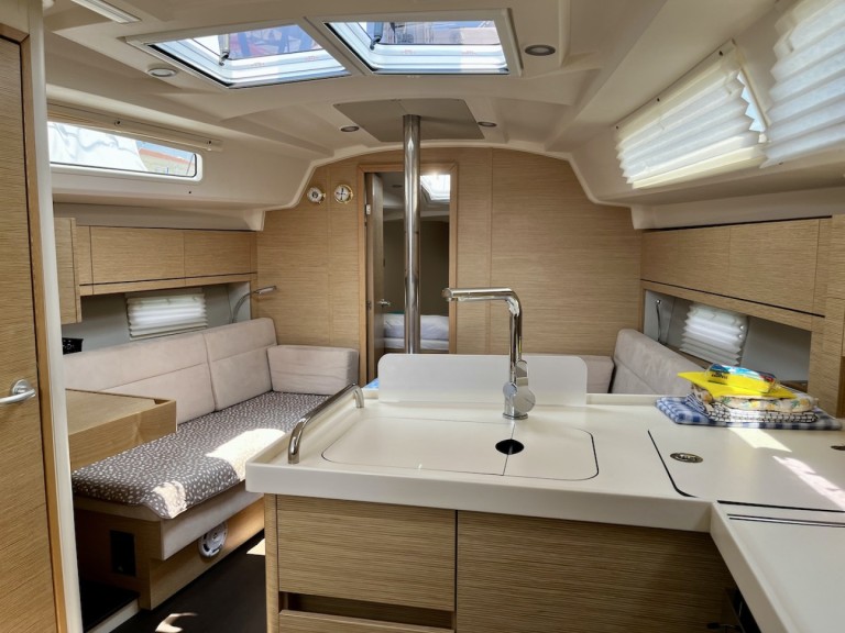 Location bateau Hanse Hanse 348 à Lefkáda sur Samboat