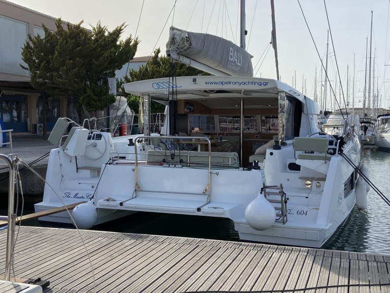 Catamaran à louer à Lefkáda au meilleur prix