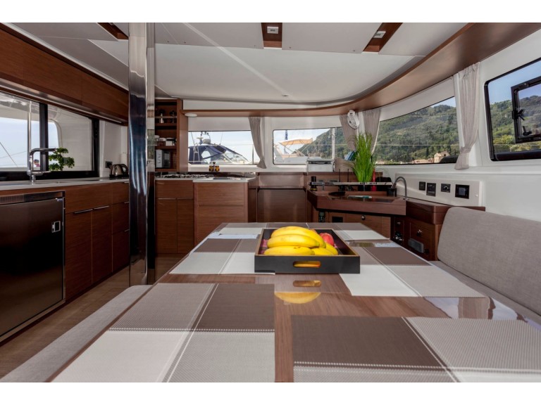 Location à Benítses - Lagoon Lagoon 46 AC&GEN/ WM/ CAM/ WI-FI sur SamBoat