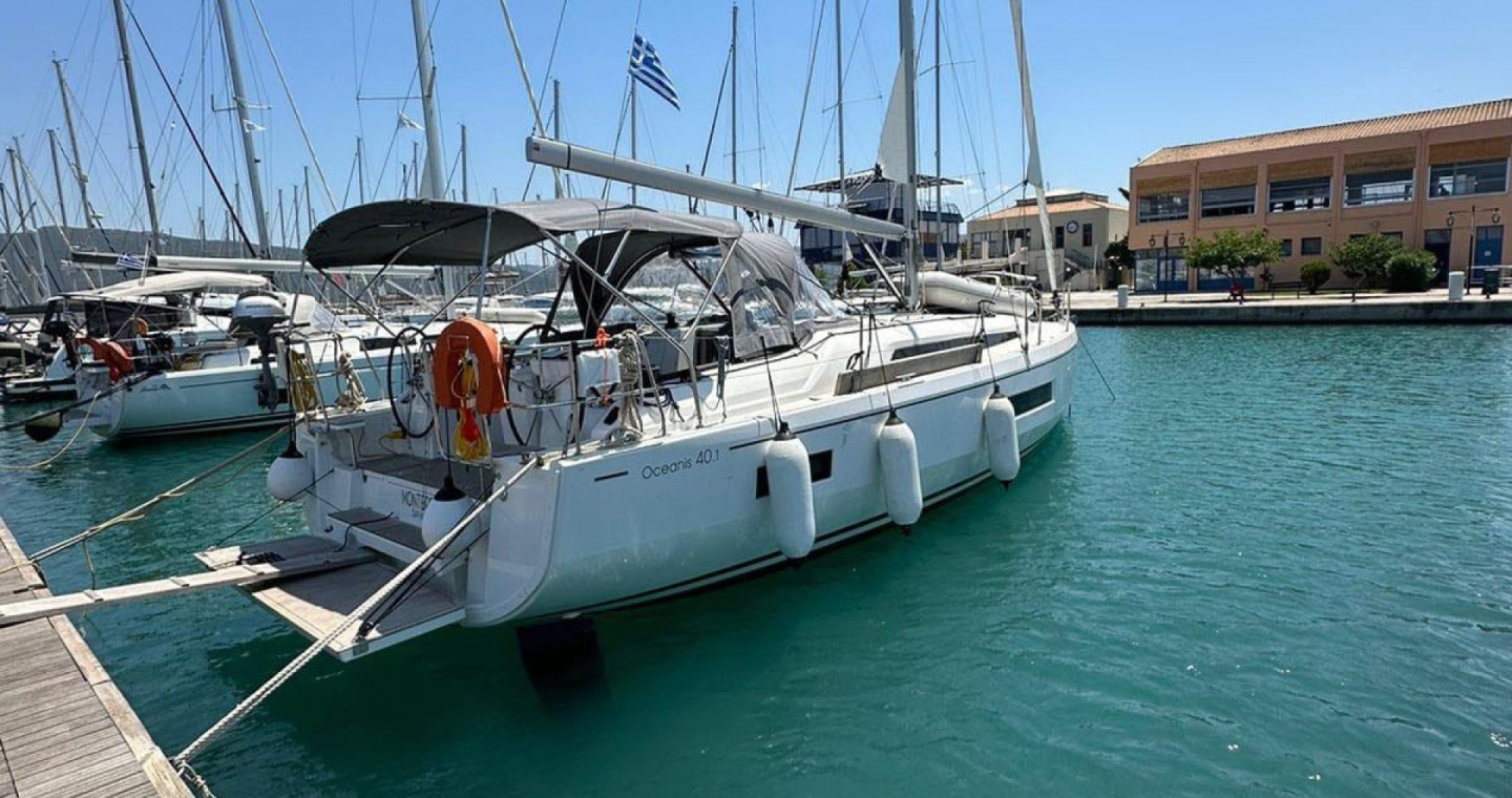 Bénéteau Oceanis 40.1 eco solar sailboat charter from Lefkas Marina in Greece