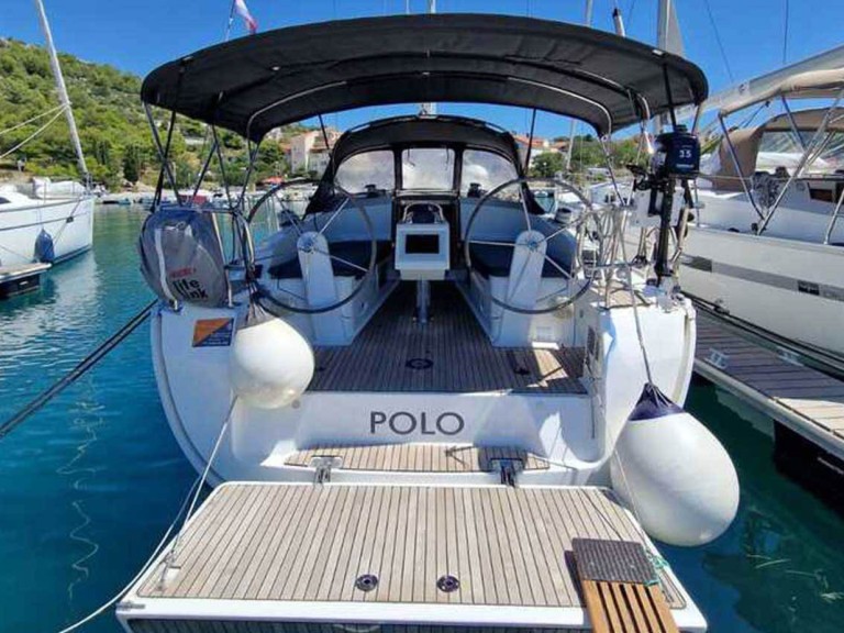 Location à Golfo Aranci - Bavaria Cruiser 37 sur SamBoat