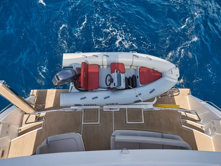 Bateau à moteur à louer à Rogoznica au meilleur prix