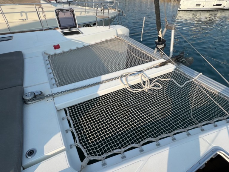 Catamaran à louer à Álimos au meilleur prix