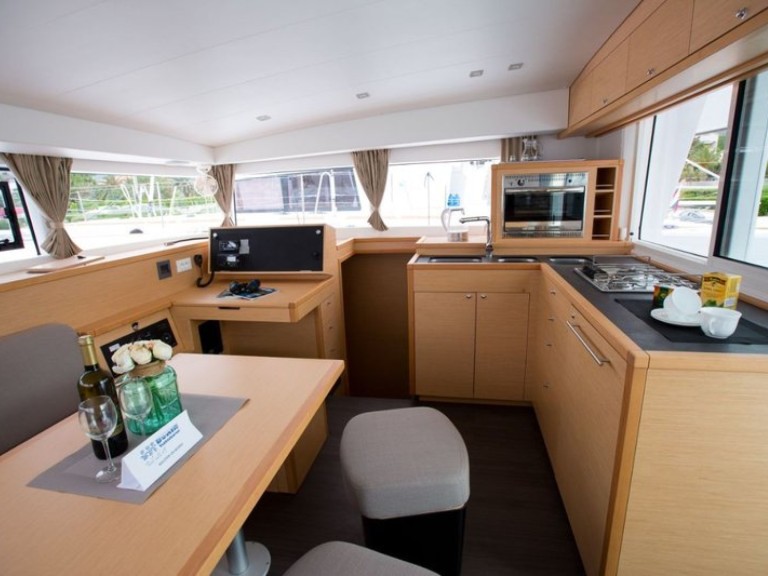 Location Catamaran Lagoon avec permis