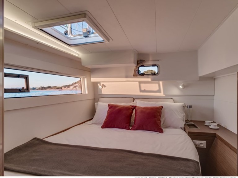 Catamaran à louer à Gouviá au meilleur prix