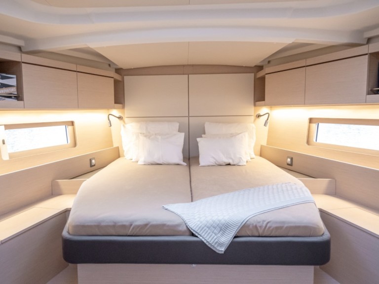 Location bateau Bénéteau Oceanis 46.1 à Pomer sur Samboat