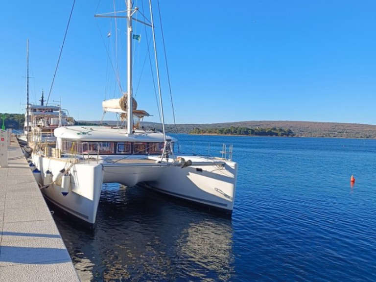 Catamaran à louer à Punat au meilleur prix