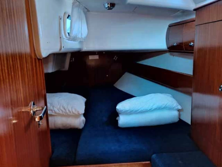 Louez un Bavaria Bavaria 41 à Gouviá