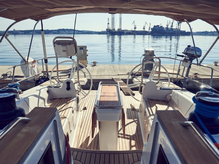 Louer Voilier avec ou sans skipper Elan à Pula