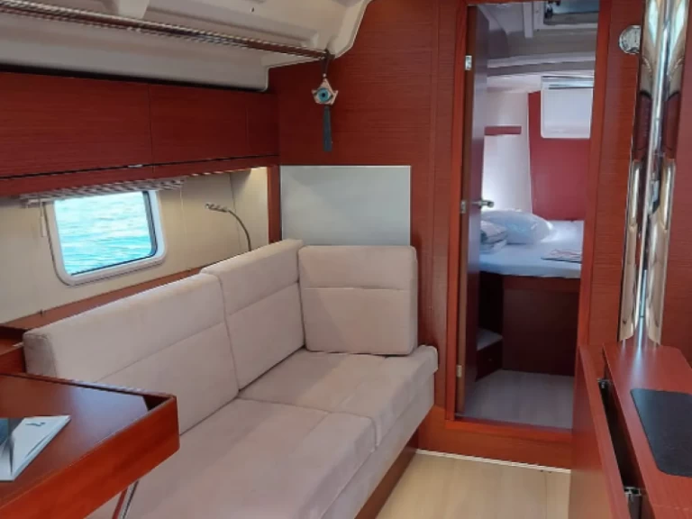 Louez un Hanse Hanse 418 à Lávrio