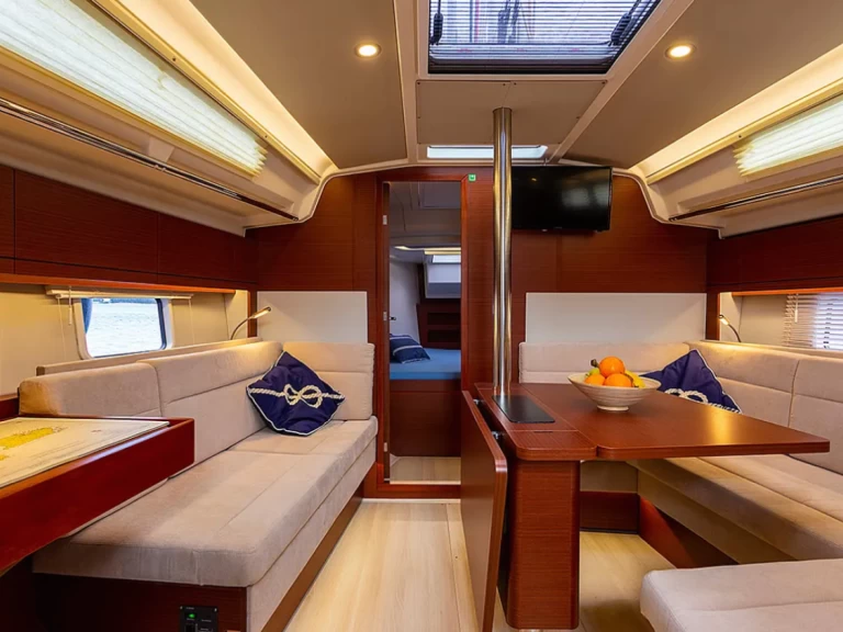 Hanse Hanse 418 a louer à Lávrio