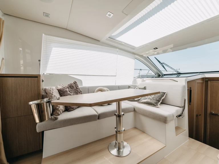 Location bateau Klaipėdos rajonas pas cher C335 Grey