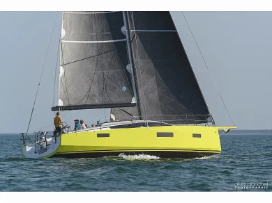 Hire a RM RM 1180 La Trinité-sur-Mer