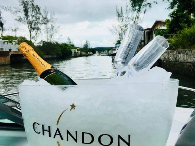 Location Bateau à moteur Focker avec permis