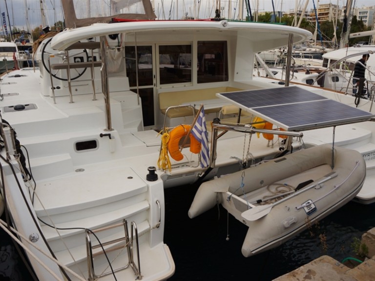 Catamaran à louer à Gouviá au meilleur prix