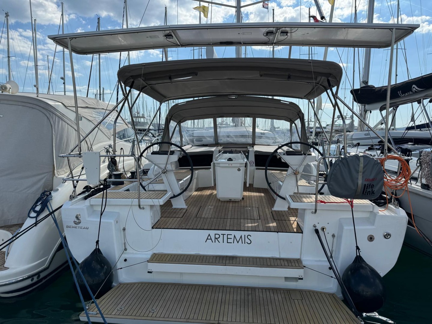 Bénéteau Oceanis 46.1 eco solar yacht charter from Marina Frapa, Rogoznica