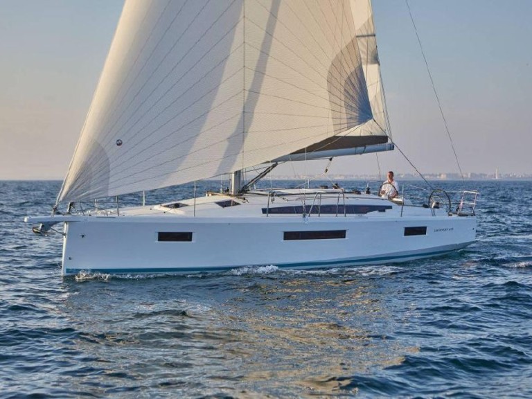 Location à Benítses - Jeanneau Sun Odyssey 410 sur SamBoat