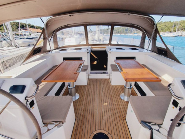 Bavaria Bavaria C50 Style a louer à Pula