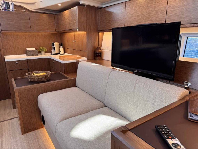 Louez un Bavaria Bavaria C57 à Trogir