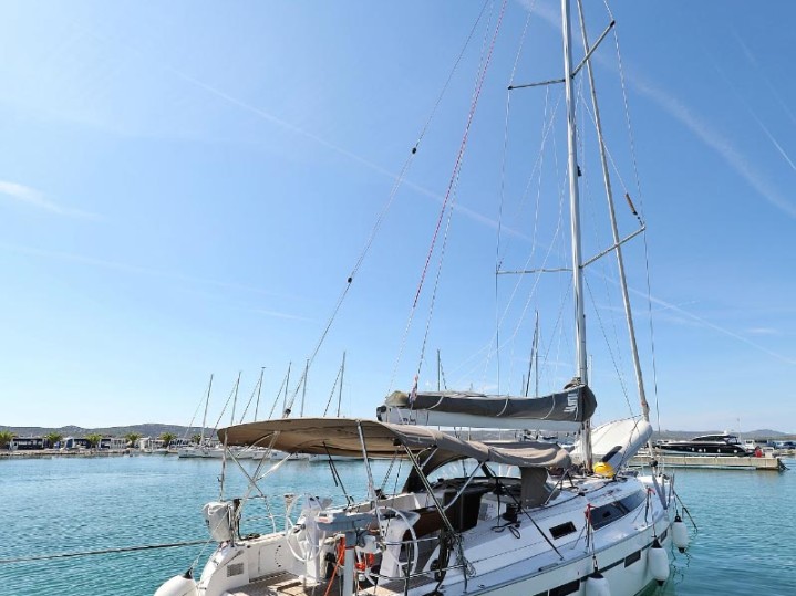 Bavaria Cruiser 41S a louer à Murter-Kornati