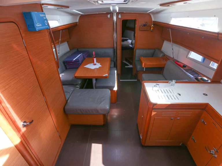 Location bateau Golfo Aranci pas cher Dufour 412