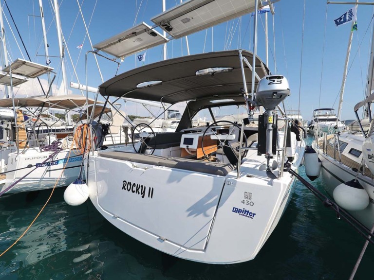 Location bateau Murter-Kornati pas cher Dufour 430