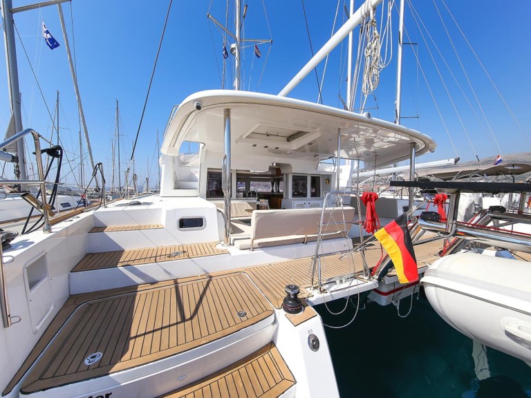 Catamaran à louer à Gouviá au meilleur prix