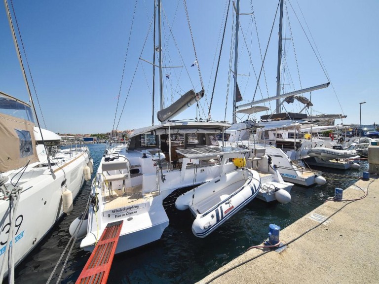 Catamaran à louer à Murter-Kornati au meilleur prix