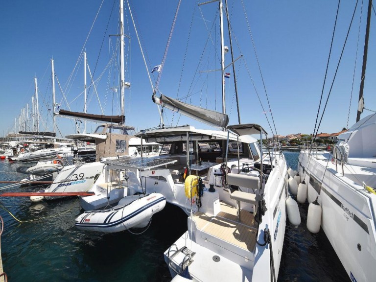 Location à Murter-Kornati - Bavaria Nautitech 40 open NEW - 4 + 2 cab. sur SamBoat