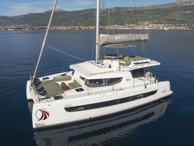Louez un Bali Catamarans Bali 4.6 à Sukošan