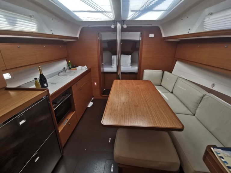 Location bateau Dufour Dufour 382 Grand Large à Drage sur Samboat